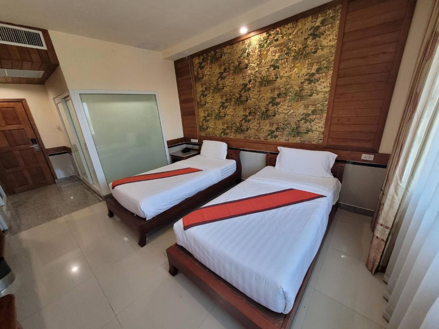 Ease Jomtien Hotel Exterior photo