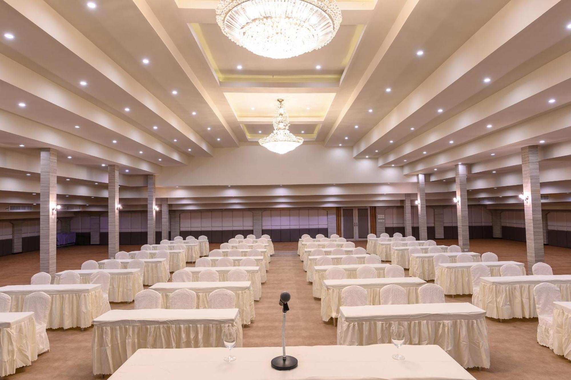 Ease Jomtien Hotel Exterior photo