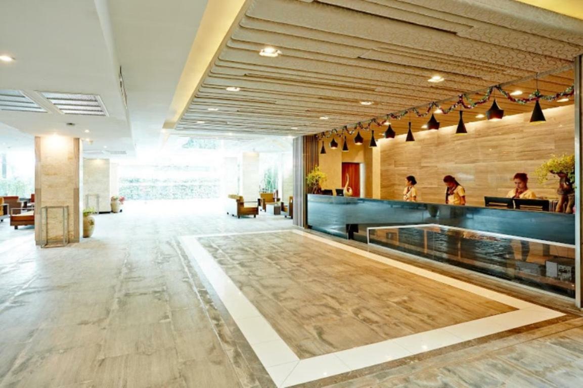 Ease Jomtien Hotel Exterior photo