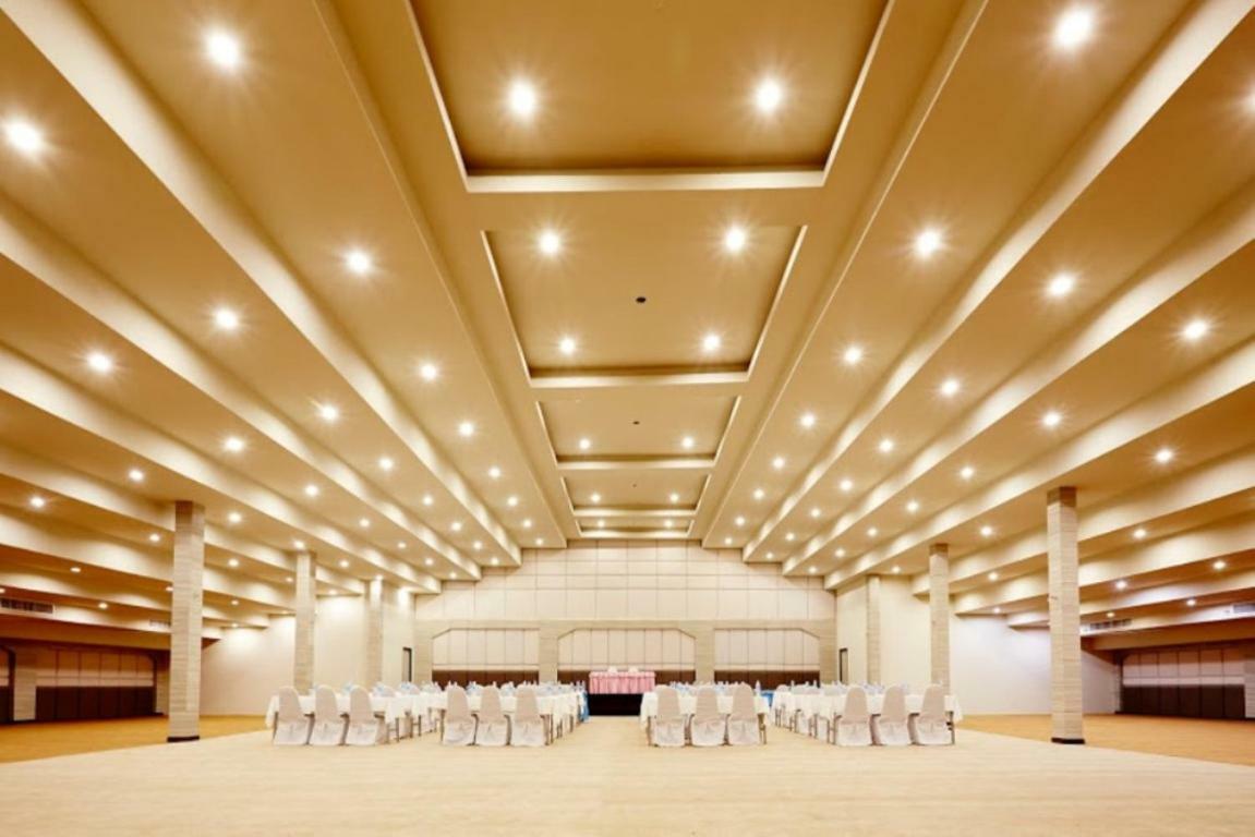 Ease Jomtien Hotel Exterior photo