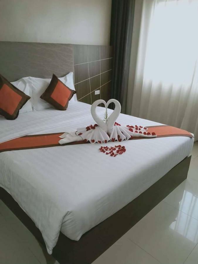Ease Jomtien Hotel Exterior photo